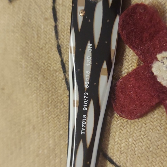 Tory Burch Sunglasses - Picture 9 of 12